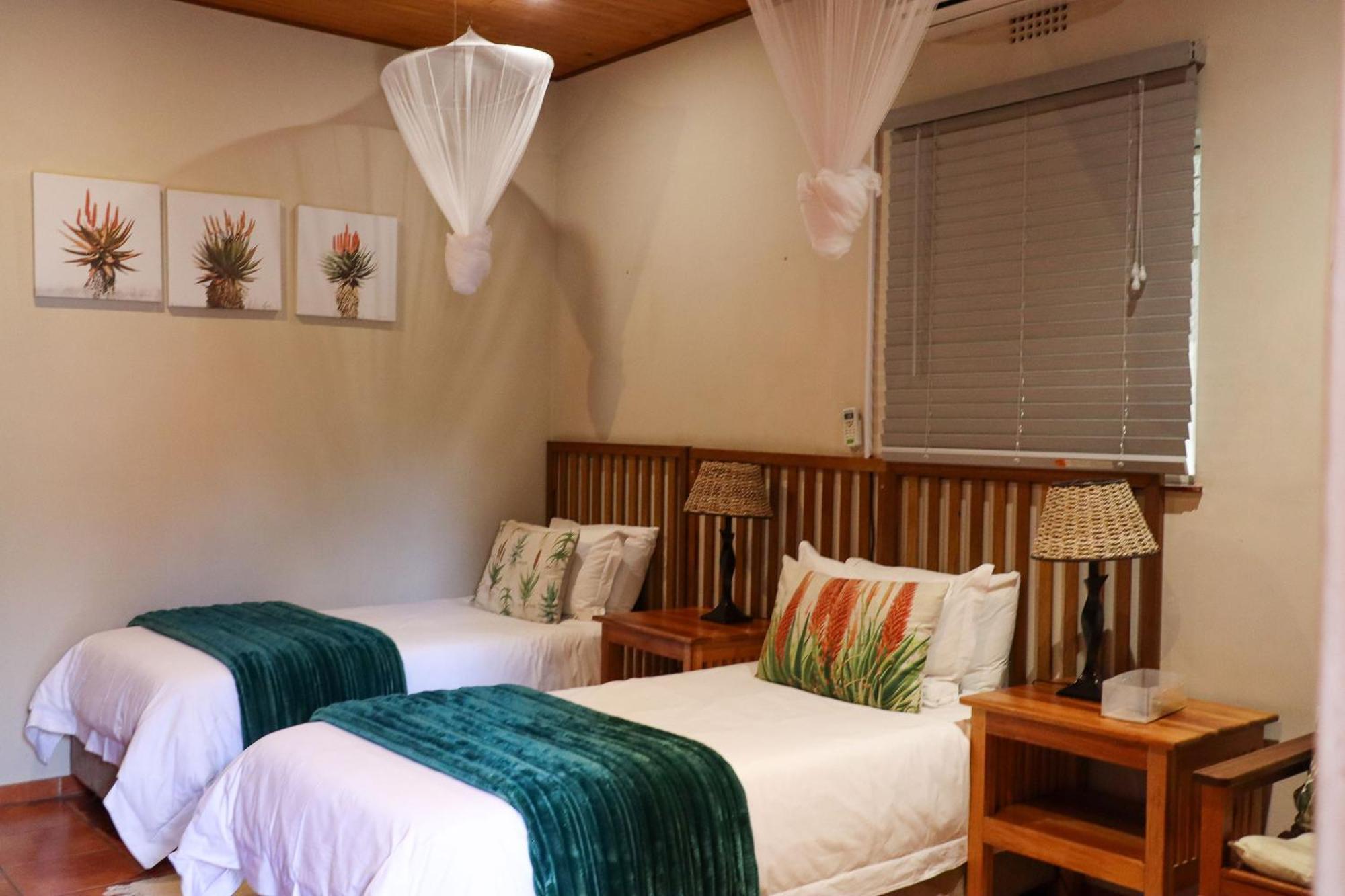A Traveller'S Palm Hotel Phalaborwa Exterior foto